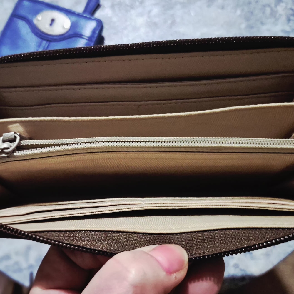 HOBO Olive Leather Accessory - Picture 8 of 8
